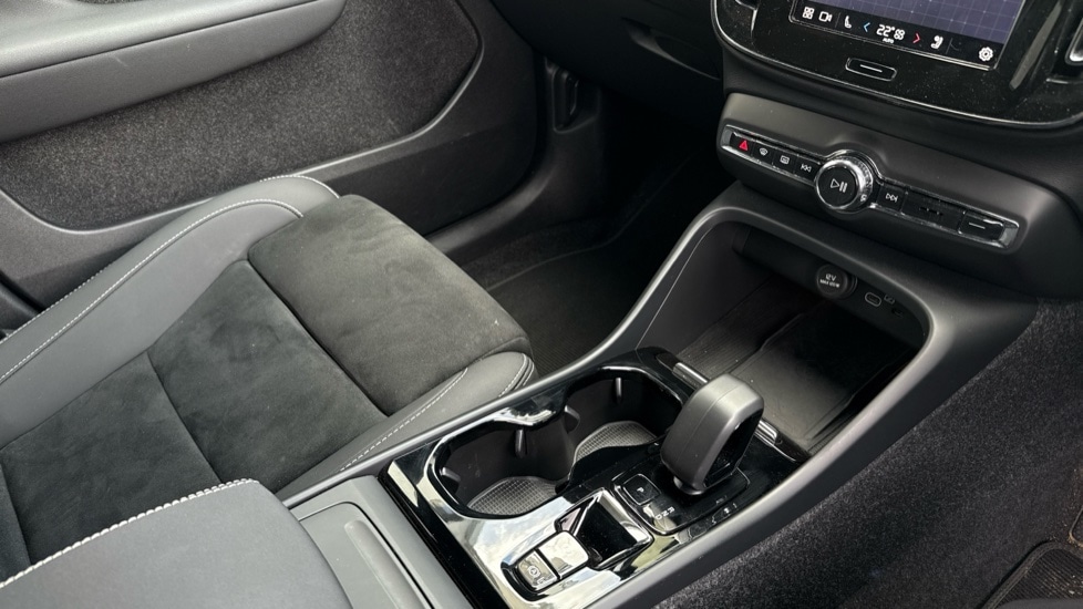 Used Volvo XC40 2024 for sale - 76826641: Photo 24