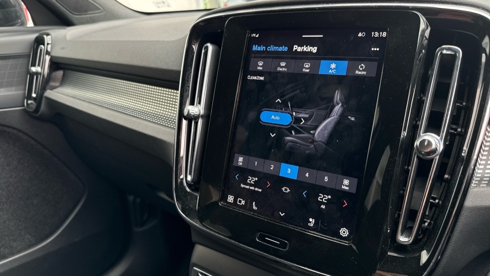 Used Volvo XC40 2024 for sale - 76826641: Photo 28