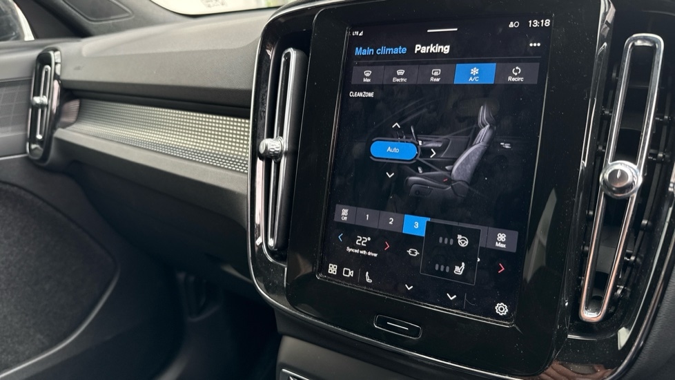 Used Volvo XC40 2024 for sale - 76826641: Photo 29