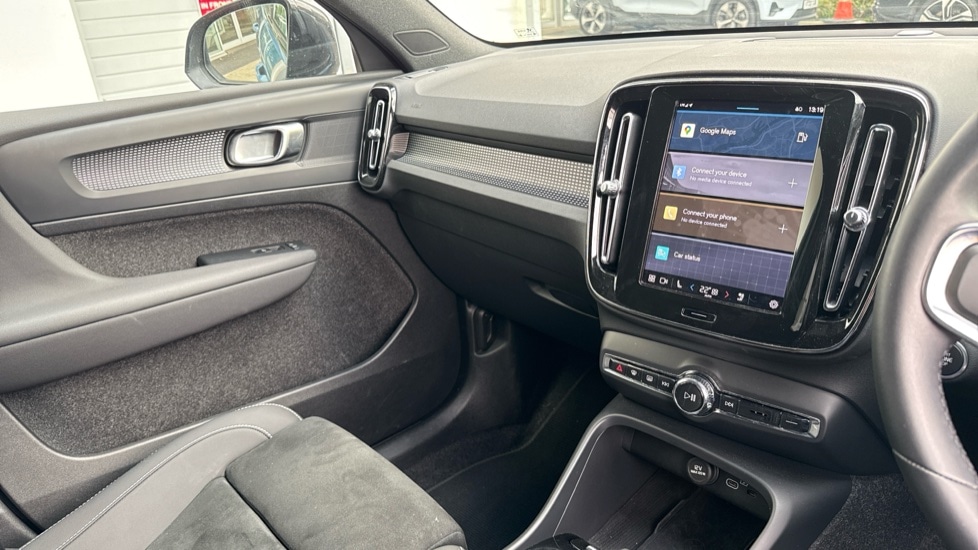 Used Volvo XC40 2024 for sale - 76826641: Photo 34