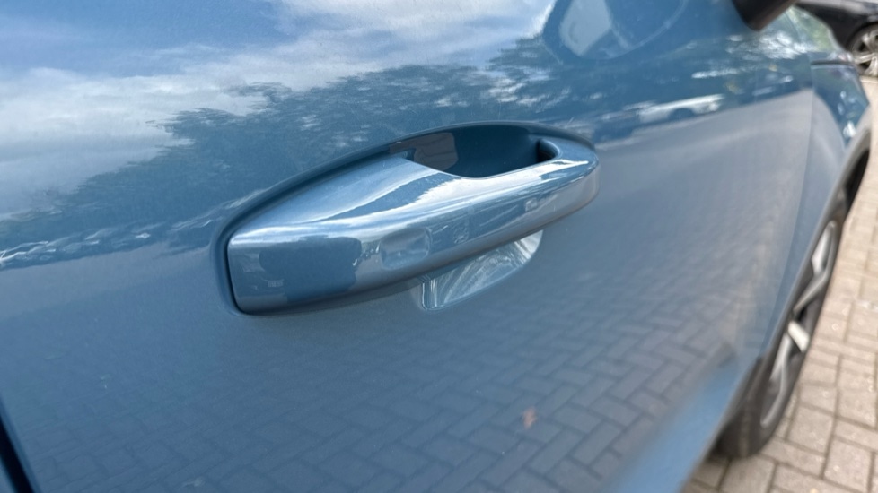 Used Volvo XC40 2024 for sale - 76826641: Photo 40