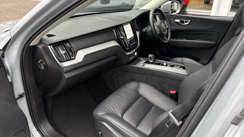 Used Volvo XC60 2023 for sale - 77890048: Photo 17