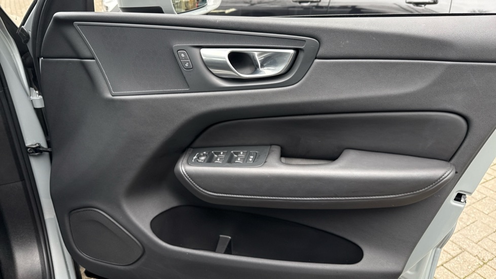 Used Volvo XC60 2023 for sale - 77890048: Photo 33