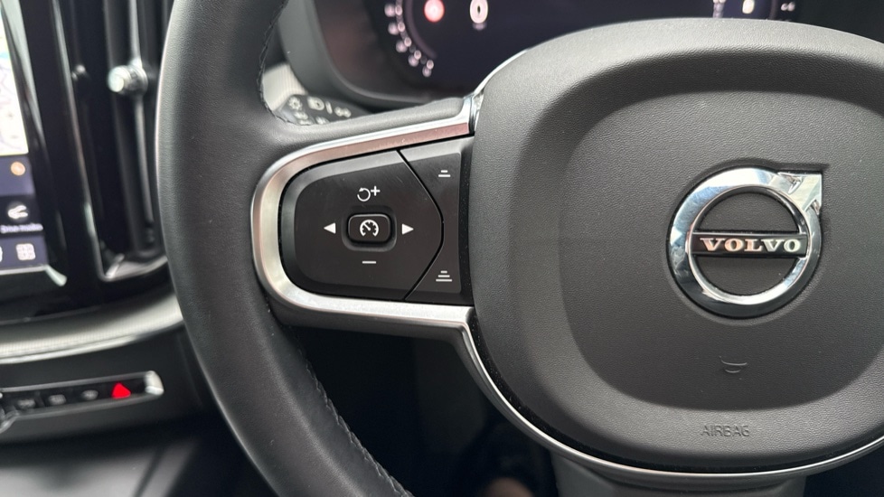 Used Volvo XC60 2023 for sale - 77890048: Photo 41