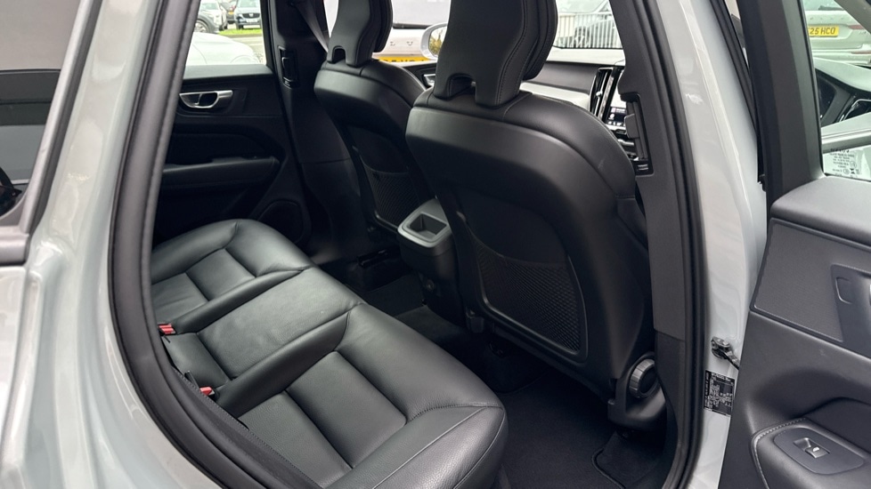 Used Volvo XC60 2023 for sale - 77890048: Photo 6