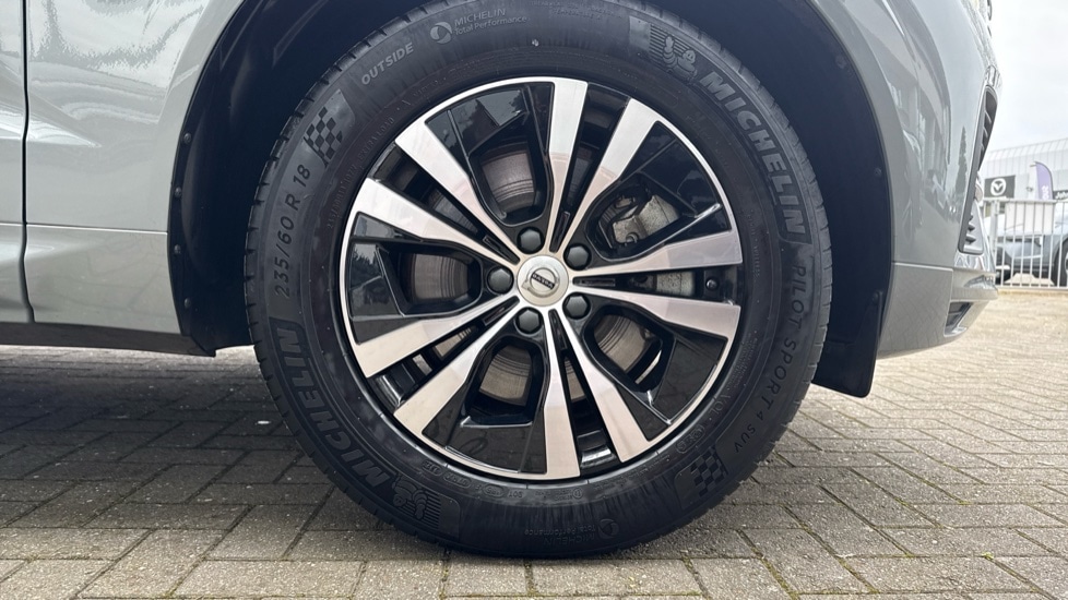 Used Volvo XC60 2023 for sale - 77890048: Photo 9