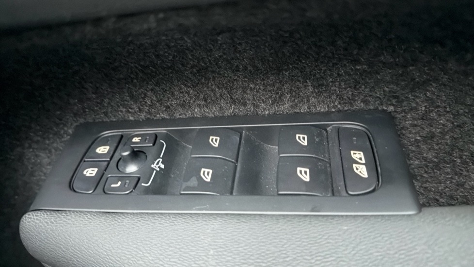 Used Volvo XC40 2023 for sale - 78061500: Photo 16