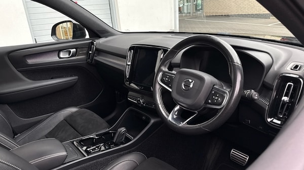 Used Volvo XC40 2020 for sale - 76261680: Photo 4