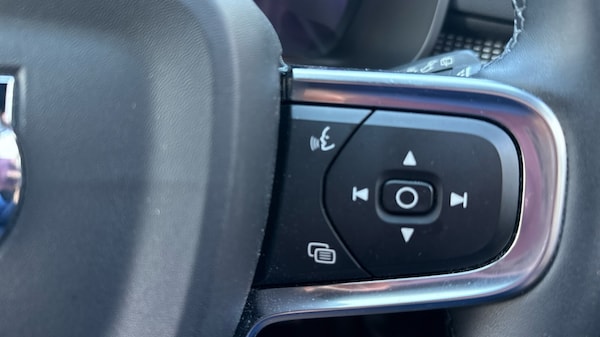 Used Volvo XC40 2021 for sale - 76229476: Photo 32