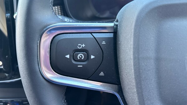 Used Volvo XC40 2021 for sale - 76229476: Photo 33