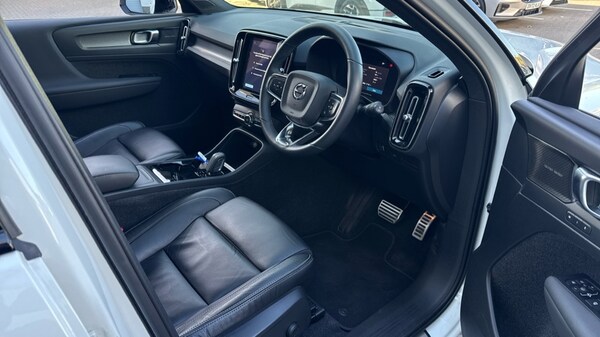 Used Volvo XC40 2021 for sale - 76229476: Photo 4