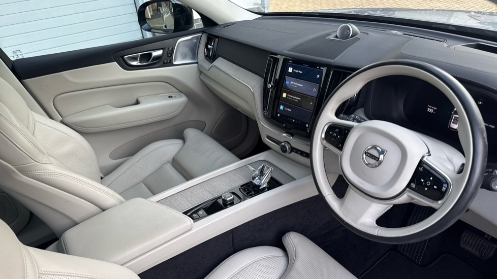 Used Volvo XC60 2022 for sale - 76927742: Photo 4