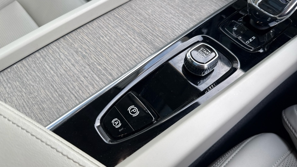 Used Volvo XC60 2022 for sale - 76927742: Photo 41