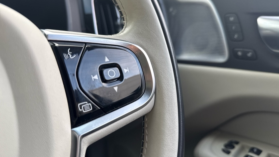 Used Volvo XC60 2022 for sale - 76927742: Photo 49