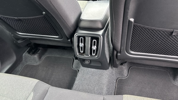 Used Volvo XC40 2023 for sale - 75751072: Photo 27