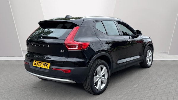 Used Volvo XC40 2023 for sale - 75751072: Photo 2