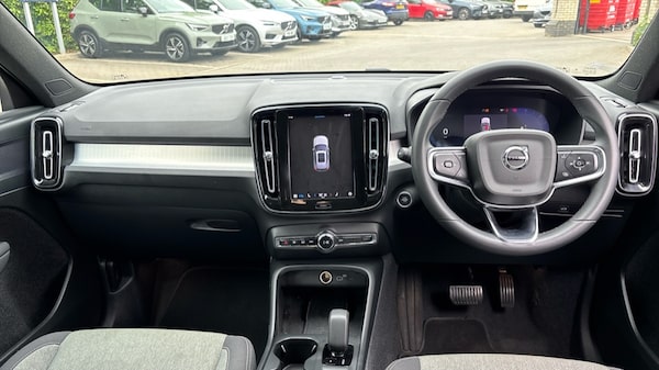 Used Volvo XC40 2023 for sale - 75751072: Photo 5