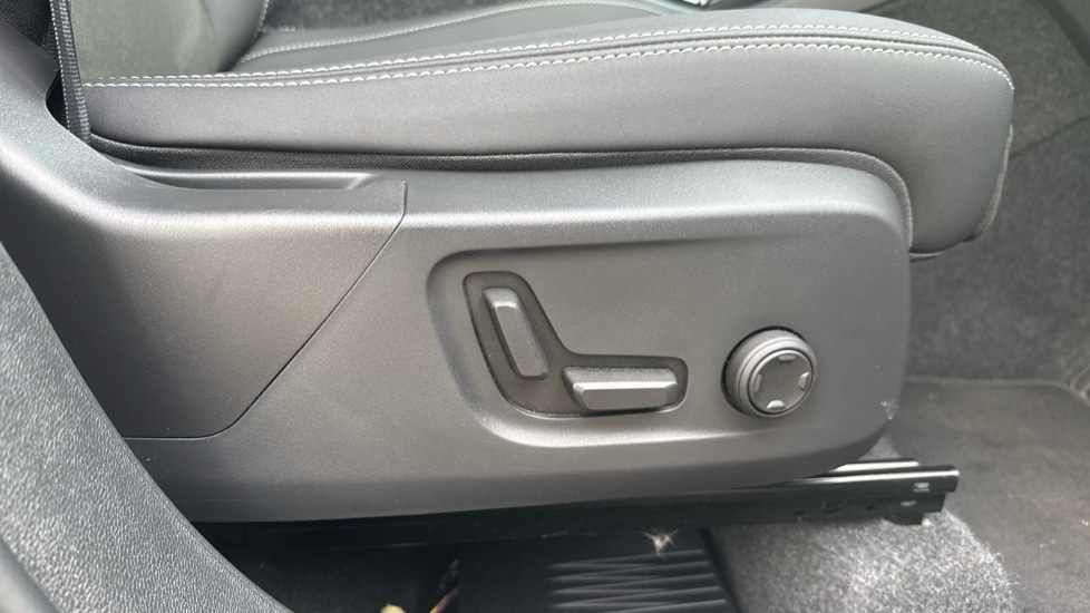 Used Volvo XC40 2025 for sale - 77004915: Photo 38