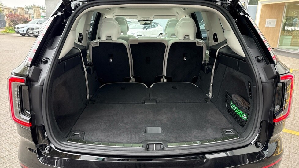 Used Volvo EX90 2025 for sale - 76375471: Photo 14