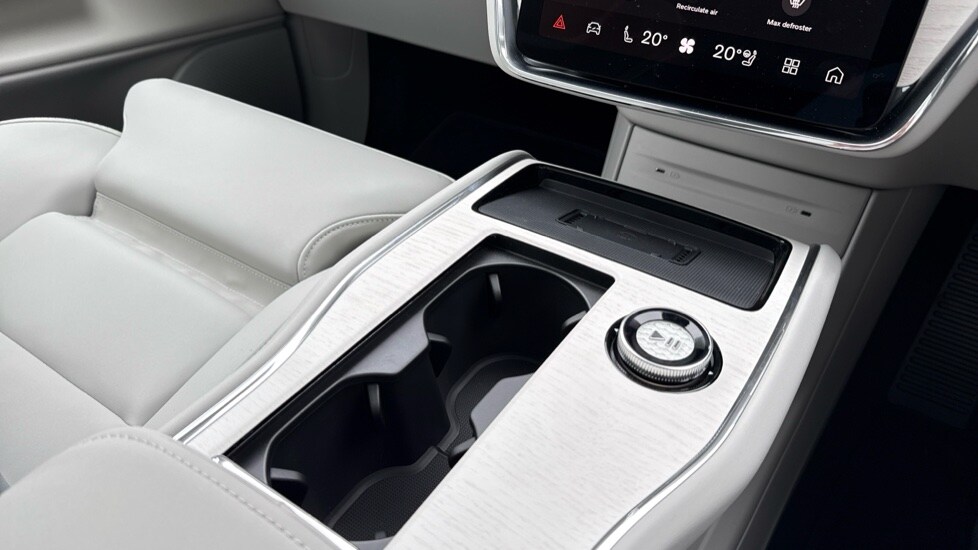 Used Volvo EX90 2025 for sale - 76375471: Photo 30