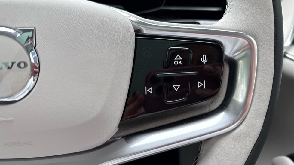 Used Volvo EX90 2025 for sale - 76375471: Photo 32