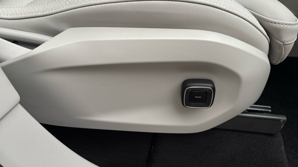 Used Volvo EX90 2025 for sale - 76375471: Photo 42