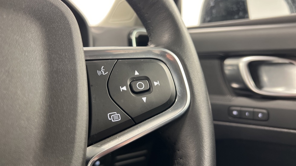 Used Volvo XC40 2020 for sale - 76438125: Photo 19