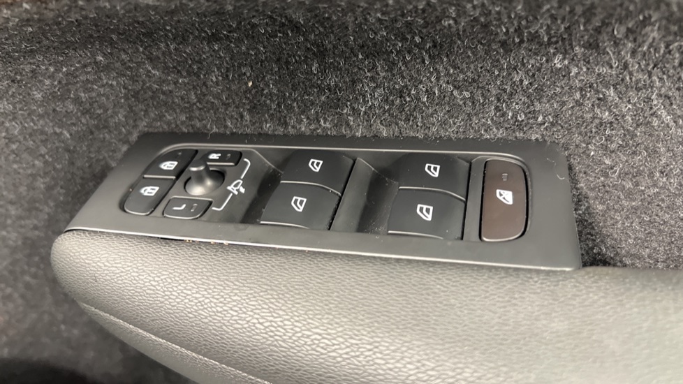 Used Volvo XC40 2020 for sale - 76438125: Photo 27