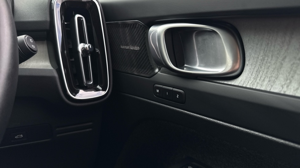 Used Volvo XC40 2025 for sale - 76914918: Photo 27