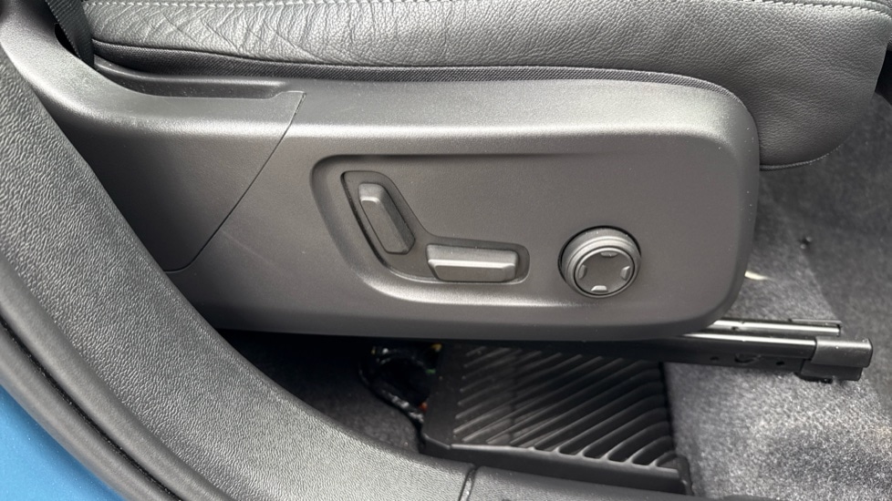 Used Volvo XC40 2025 for sale - 76914918: Photo 34