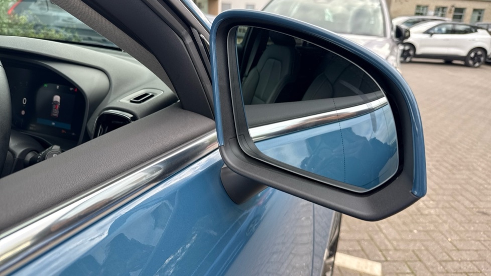 Used Volvo XC40 2025 for sale - 76914918: Photo 39