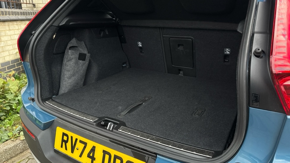 Used Volvo XC40 2025 for sale - 76914918: Photo 45