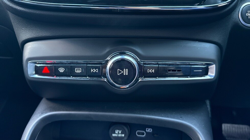 Used Volvo XC40 2025 for sale - 75921918: Photo 17