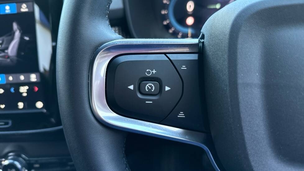 Used Volvo XC40 2025 for sale - 75921918: Photo 21