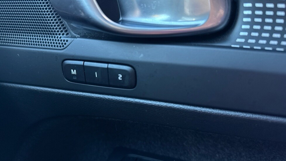 Used Volvo XC40 2025 for sale - 75921918: Photo 24