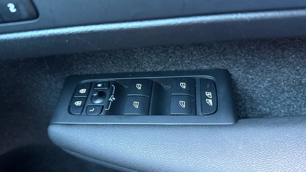 Used Volvo XC40 2025 for sale - 75921918: Photo 26