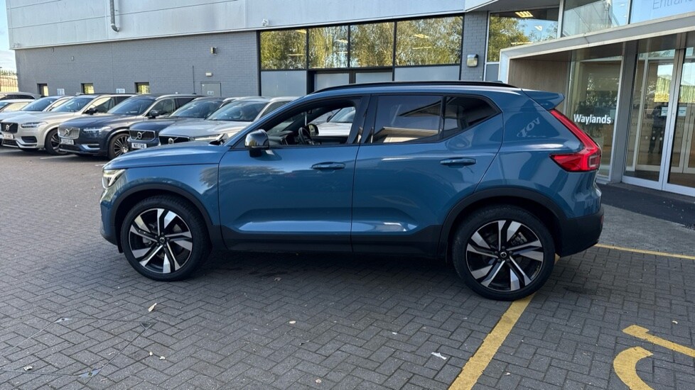 Used Volvo XC40 2025 for sale - 75921918: Photo 31