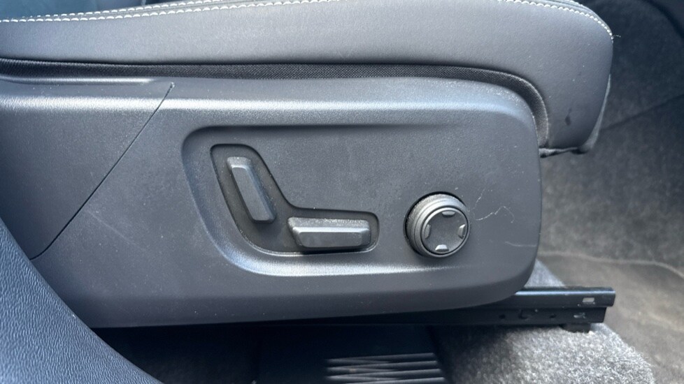 Used Volvo XC40 2025 for sale - 75921918: Photo 33