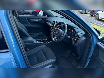 Used Volvo XC40 2025 for sale - 75921918: Photo
