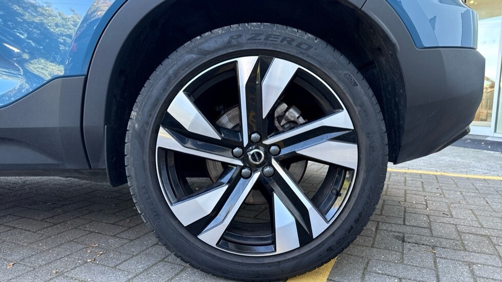 Used Volvo XC40 2025 for sale - 75921918: Photo 9