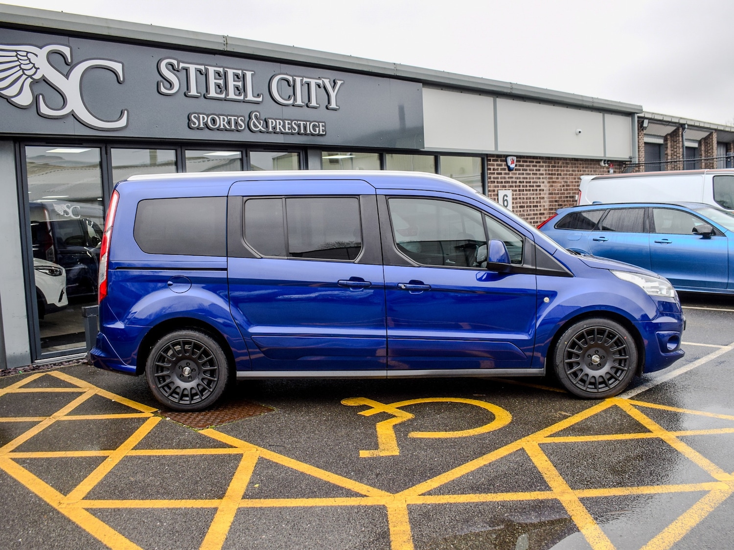 Used Ford Grand Tourneo Connect 2016 for sale - 77541505: Photo 4