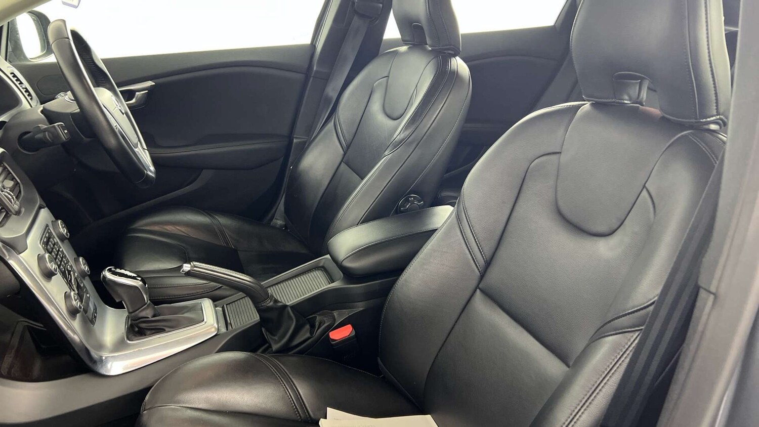 Used Volvo V40 2017 for sale - 78064686: Photo 10