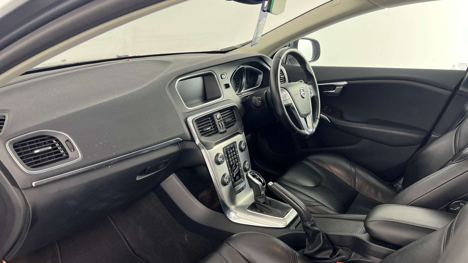 Used Volvo V40 2017 for sale - 78064686: Photo 11