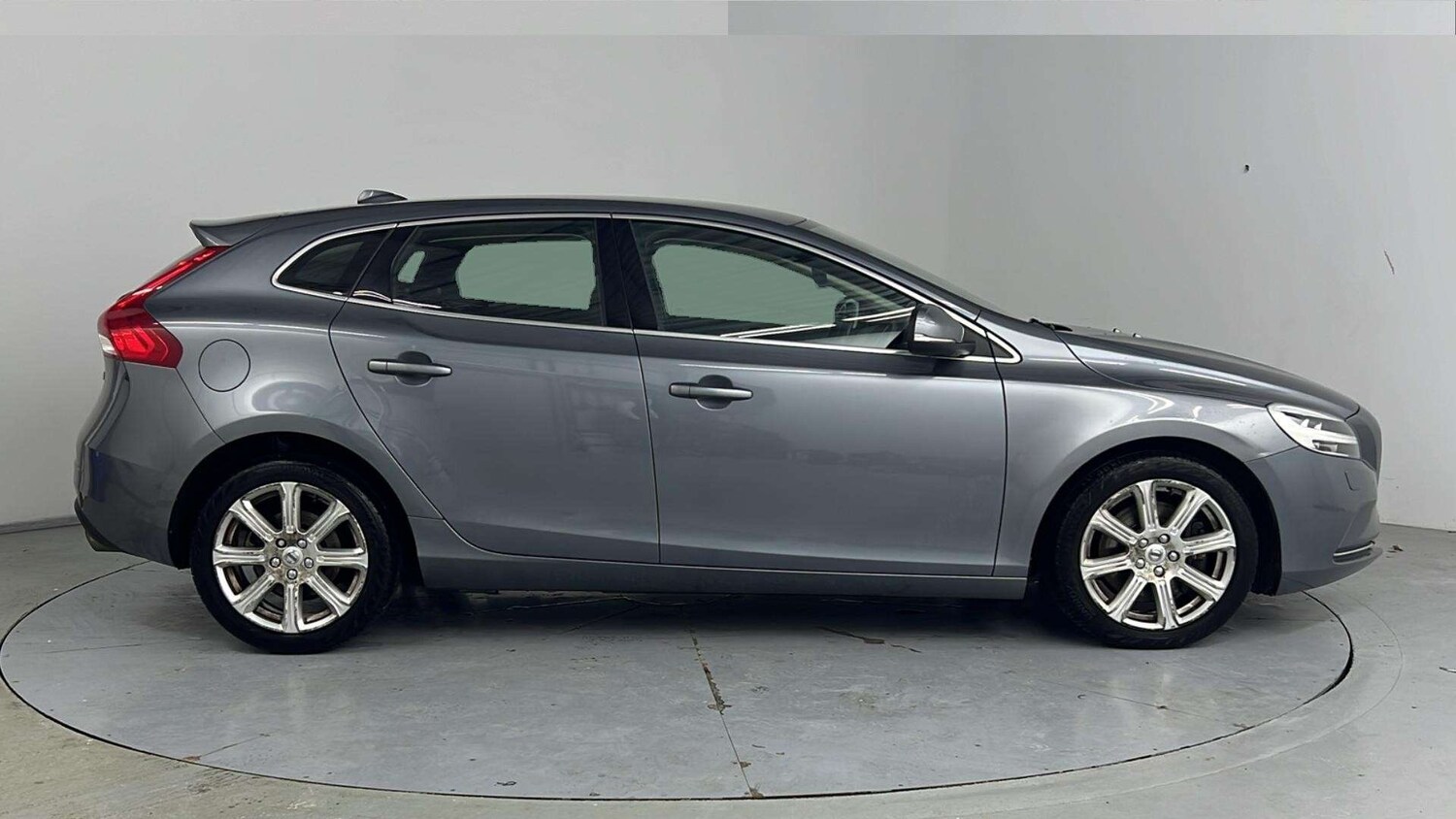 Used Volvo V40 2017 for sale - 78064686: Photo 9