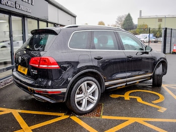 Used Volkswagen Touareg 2017 for sale - 76531147: Photo