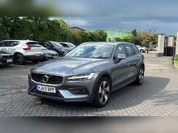 Used Volvo V60 2019 for sale - 78565468: Photo