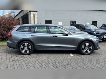 Used Volvo V60 2019 for sale - 78565468: Photo