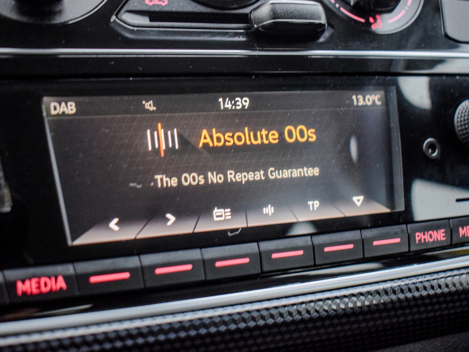 Used Volkswagen up! 2017 for sale - 76834649: Photo 17