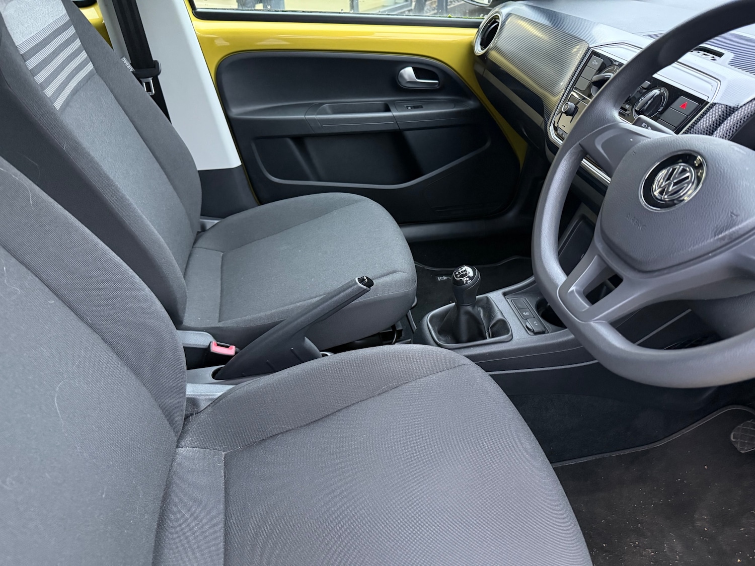 Used Volkswagen up! 2017 for sale - 76834649: Photo 6