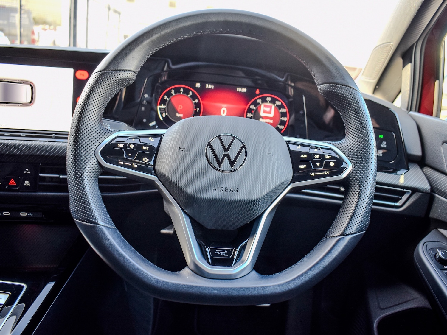 Used Volkswagen Golf 2023 for sale - 77643639: Photo 25